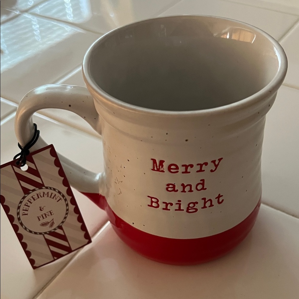 Coffee mug Ex large Christmas peppermint & pine nwt